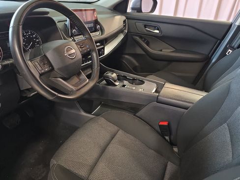 Used 2025 Nissan Rogue SV FWD image 14