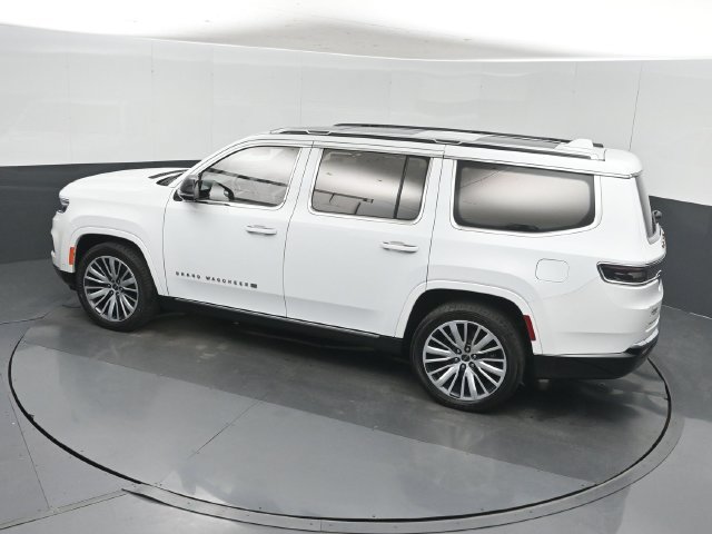 Used 2023 Jeep Grand Wagoneer Series III AWD/4WD image 48