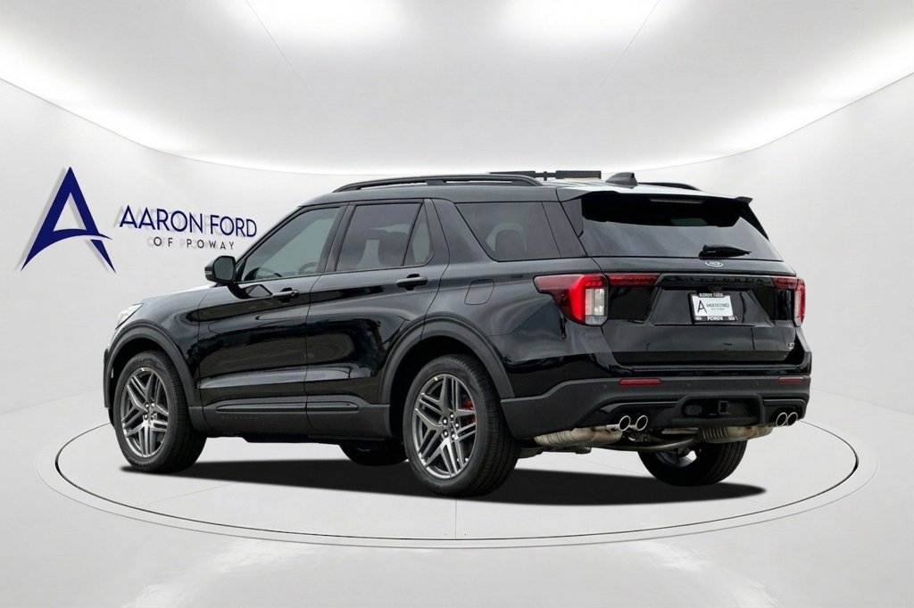 Used 2025 Ford Explorer ST-Line w/ Premium Package RWD image 3