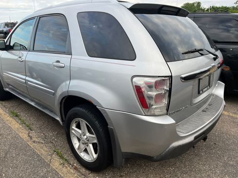 Used 2005 Chevrolet Equinox LT w/ Preferred Equipment Group AWD/4WD image 9