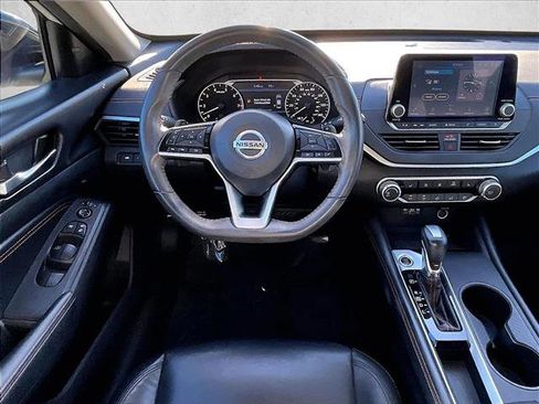 Used 2020 Nissan Altima 2.5 SR w/ Premium Package image 7