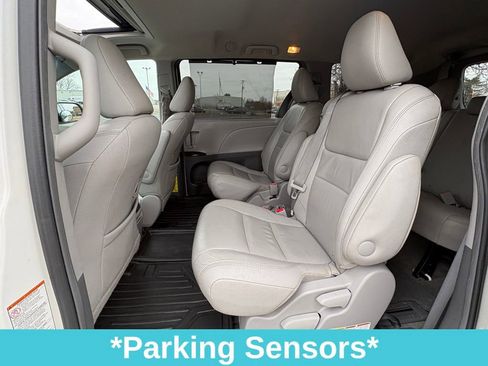 Used 2015 Toyota Sienna XLE image 18
