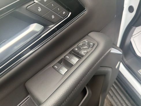 New 2026 GMC Yukon XL Denali w/ Denali Reserve Package image 14