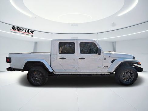 New 2026 Jeep Gladiator Sport image 2