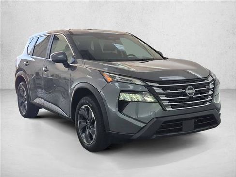 Used 2025 Nissan Rogue SV FWD image 3