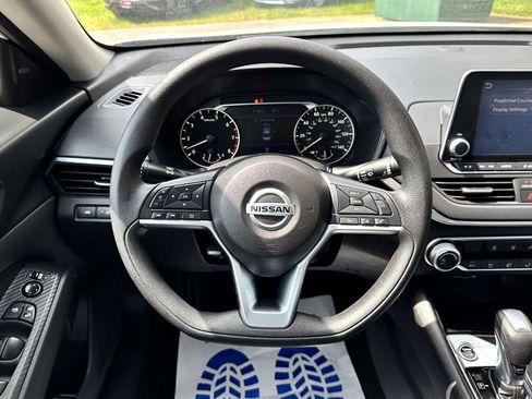 Used 2022 Nissan Altima 2.5 SV image 14