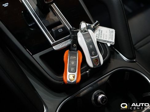 Used 2019 Porsche Cayenne Turbo image 28