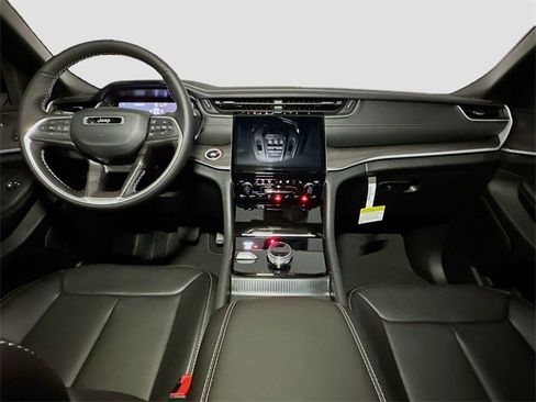 New 2025 Jeep Grand Cherokee Limited w/ Luxury Tech Group II image 6