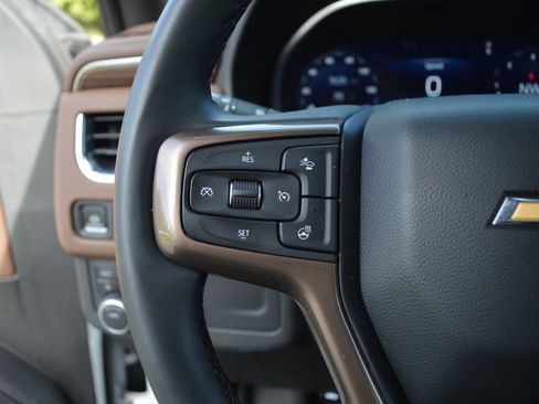 Used 2023 Chevrolet Tahoe High Country w/ Premium Package 2 AWD/4WD image 17