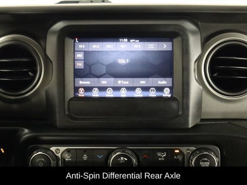 Used 2022 Jeep Gladiator Mojave AWD/4WD image 23