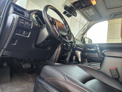 Used 2023 Toyota 4Runner TRD Off-Road Premium w/ Moonroof Package AWD/4WD image 17