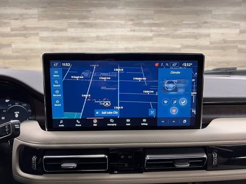 Used 2023 Lincoln Nautilus Reserve w/ Equipment Group 202A image 6