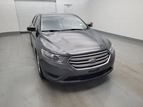 Used 2018 Ford Taurus SE FWD image 14