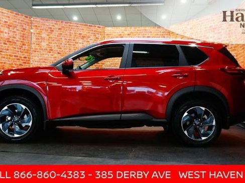 Certified 2024 Nissan Rogue SV w/ SV Premium Package AWD/4WD image 4