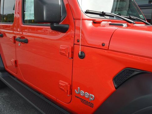 Used 2020 Jeep Wrangler Unlimited Sport S AWD/4WD image 6