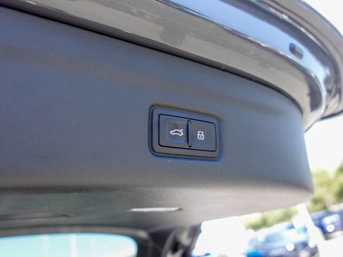 Used 2025 Audi Q6 e-tron Premium RWD image 22