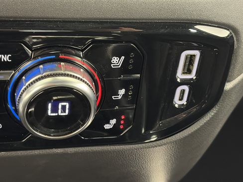 Certified 2024 GMC Sierra 1500 SLT w/ SLT Premium Plus Package AWD/4WD image 28