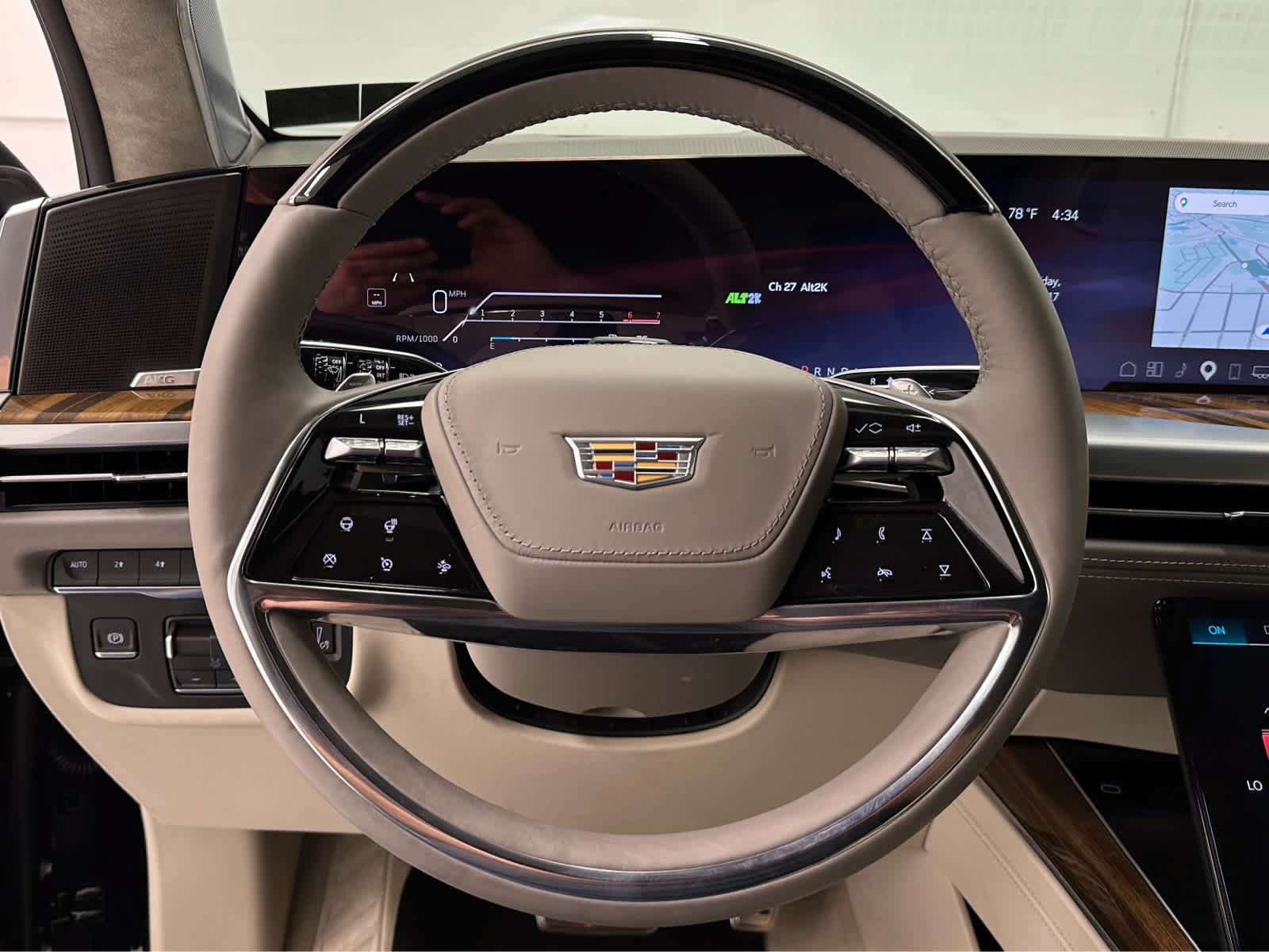 Used 2026 Cadillac Escalade Platinum Sport w/ LPO, ONYX Package AWD/4WD image 26