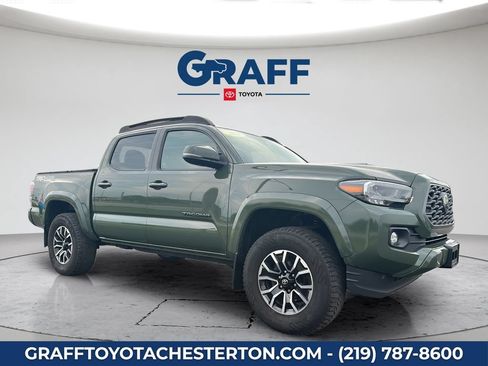 Used 2021 Toyota Tacoma TRD Sport w/ Technology Package AWD/4WD image 4