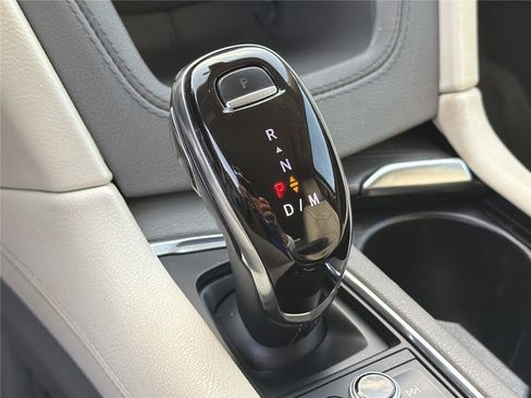 Used 2022 Cadillac XT5 Premium Luxury FWD image 34