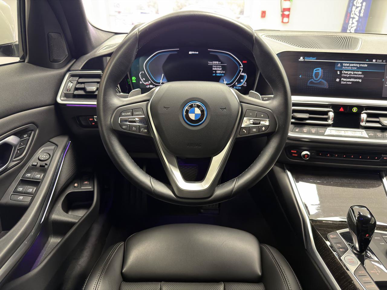 Used 2022 BMW 330e xDrive w/ Driving Assistance Package AWD/4WD image 28