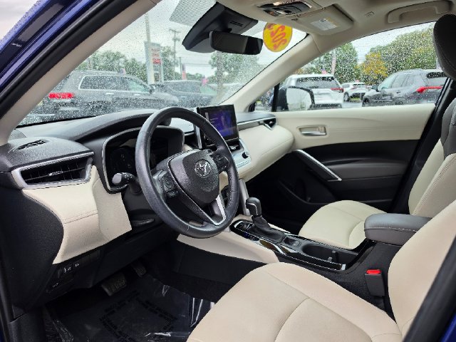 Used 2023 Toyota Corolla Cross XLE w/ Convenience Package AWD/4WD image 20