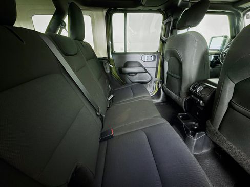 Used 2021 Jeep Wrangler Unlimited Sahara image 26