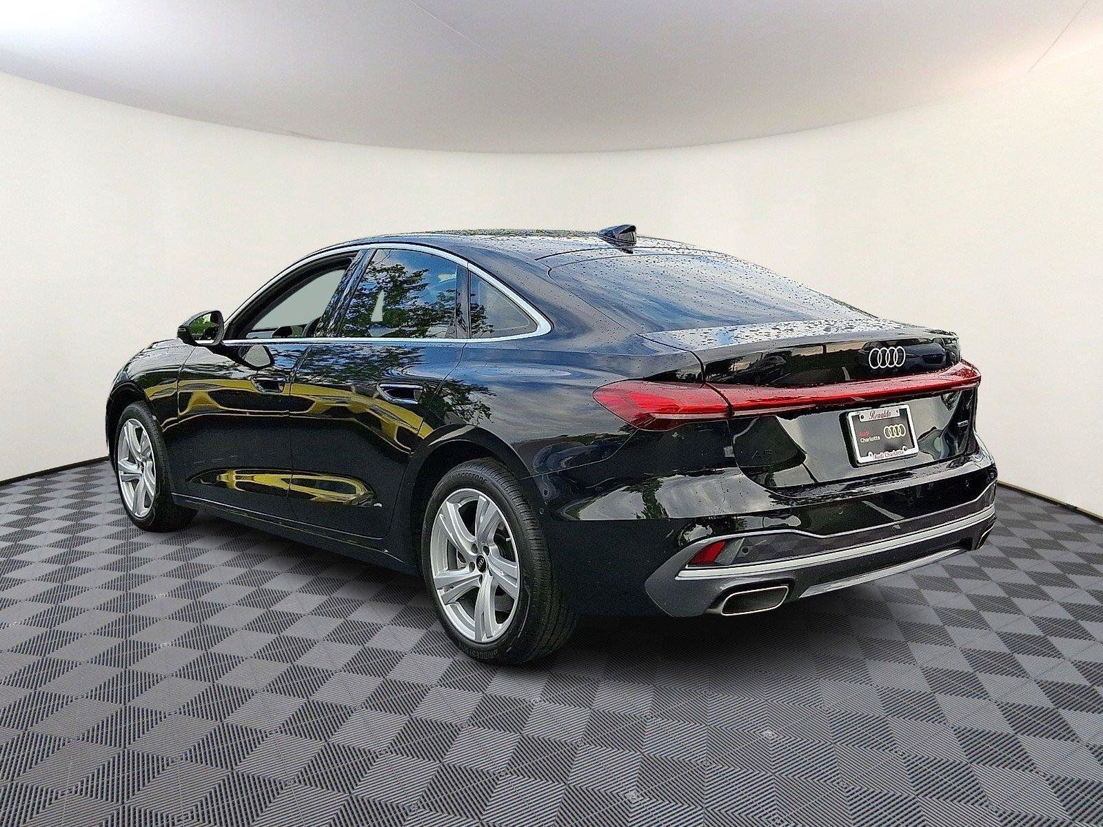 Used 2025 Audi A5 2.0T Premium w/ Convenience Package AWD/4WD image 4