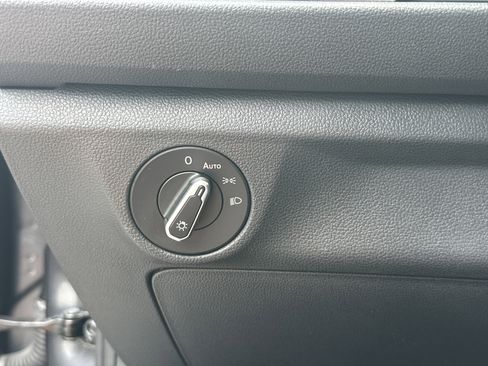 Used 2024 Volkswagen Jetta SE FWD image 22