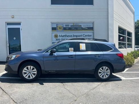 Used 2018 Subaru Outback 2.5i Premium AWD/4WD image 2