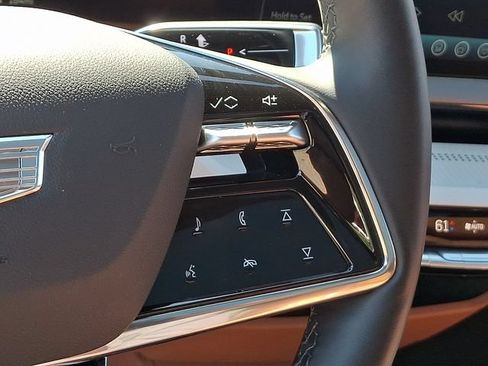 Certified 2025 Cadillac Optiq Sport 2 AWD/4WD image 21