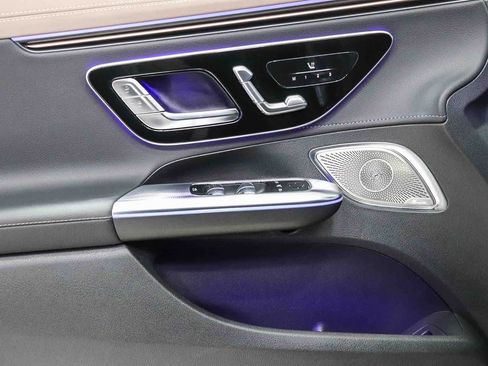 Used 2023 Mercedes-Benz EQE 500 4MATIC Sedan image 22
