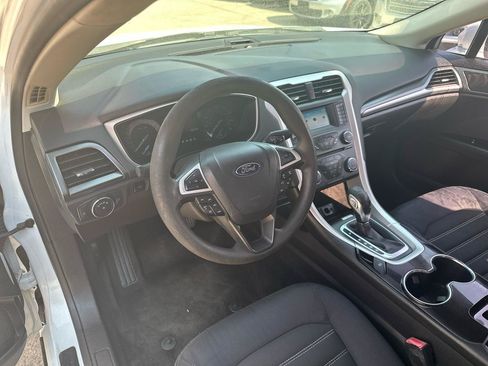 Used 2015 Ford Fusion SE FWD image 10