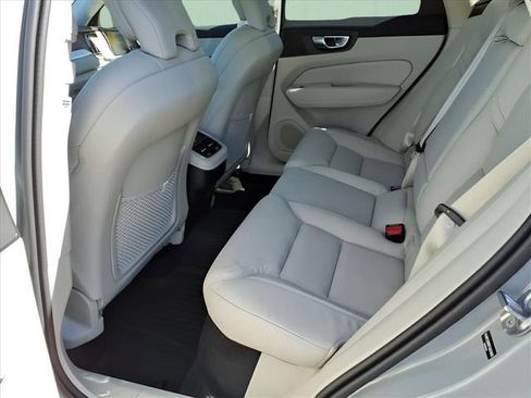 New 2026 Volvo XC60 B5 Ultra w/ Protection Package Premier AWD/4WD image 11
