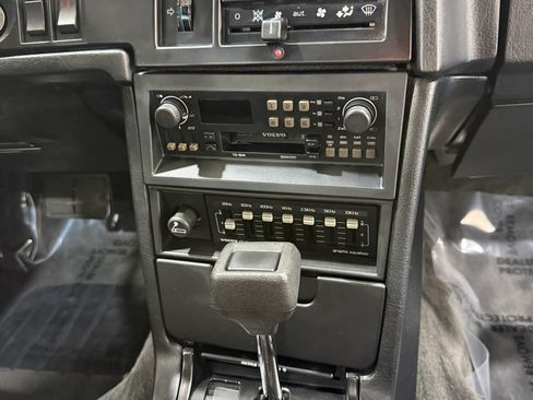 Used 1987 Volvo 760 GLE RWD image 49