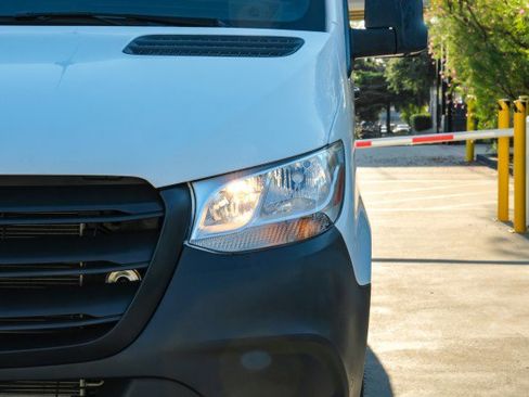 Used 2020 Mercedes-Benz Sprinter 2500 image 38