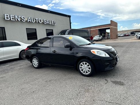 Used 2013 Nissan Versa S image 4