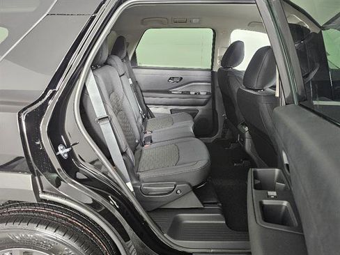 New 2025 Nissan Pathfinder SV image 16