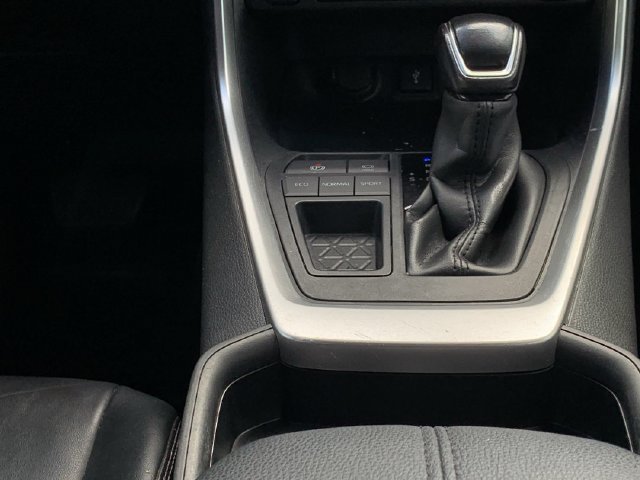 Used 2021 Toyota RAV4 XLE Premium FWD image 27