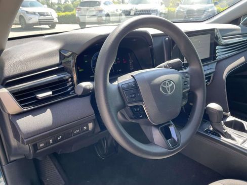 Used 2025 Toyota Camry LE FWD image 18