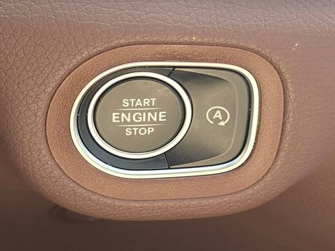 Certified 2026 Mercedes-Benz GLS 450 4MATIC image 39