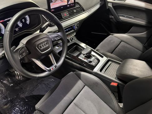 Used 2024 Audi Q5 e Prestige w/ Prestige Package AWD/4WD image 9