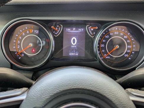 Used 2022 Jeep Gladiator Sport AWD/4WD image 4