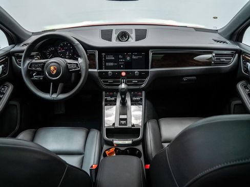 Used 2026 Porsche Macan AWD/4WD image 30
