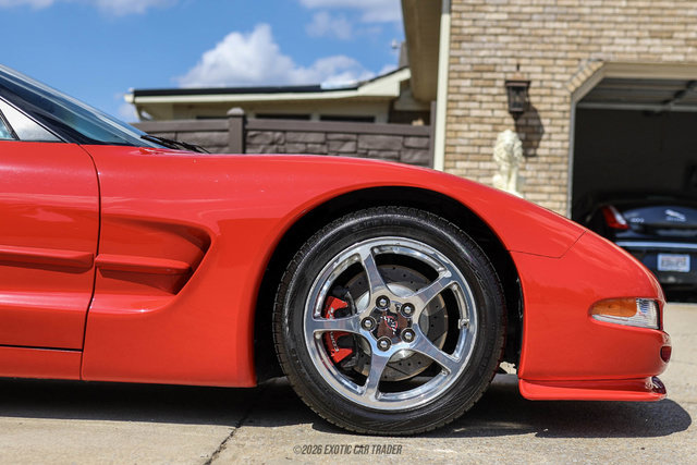 Used 2003 Chevrolet Corvette Coupe w/ Preferred Equipment Group RWD image 10