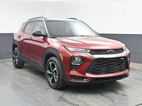 Used 2022 Chevrolet TrailBlazer RS FWD image 2