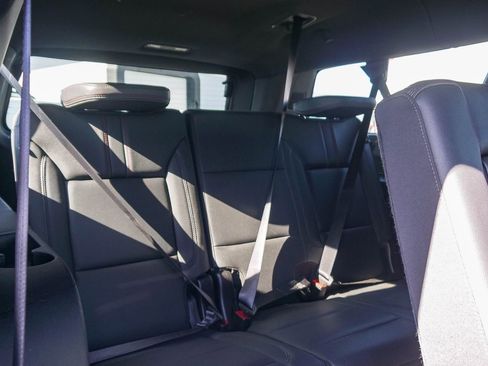 Used 2024 Chevrolet Suburban RST RWD image 16