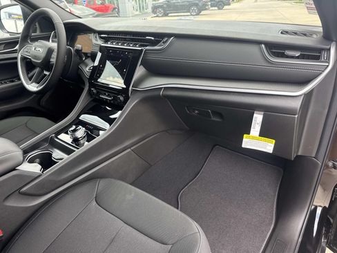New 2026 Jeep Grand Cherokee L Laredo RWD image 11