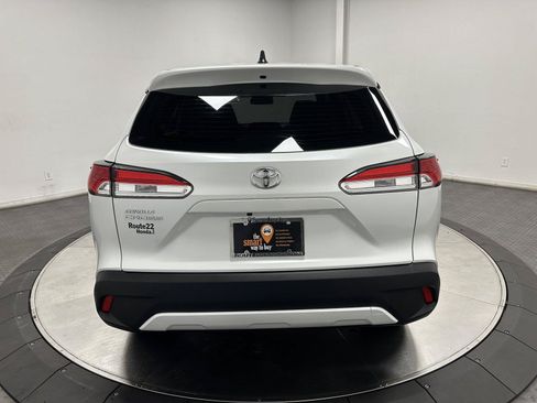 Used 2025 Toyota Corolla Cross L FWD image 11