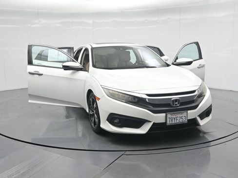 Used 2016 Honda Civic Touring image 28